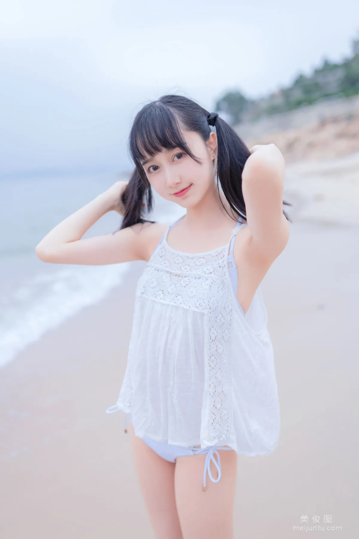 [美女Coser] 木綿綿OwO 《海邊白色比基尼》 寫真集 3