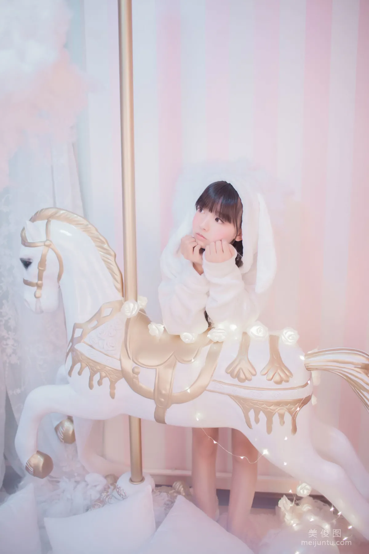 -櫻群-《玻璃罩下的旋轉木馬》 寫真集 20