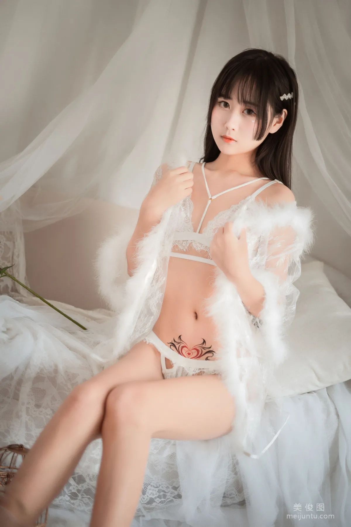 COS美少女萌芽兒o0 《毛絨内衣》 寫真集 3