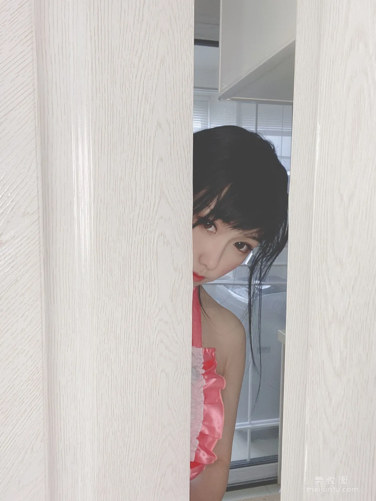 Coser芋圓侑子SJ 《人妻圍裙》 寫真集 1