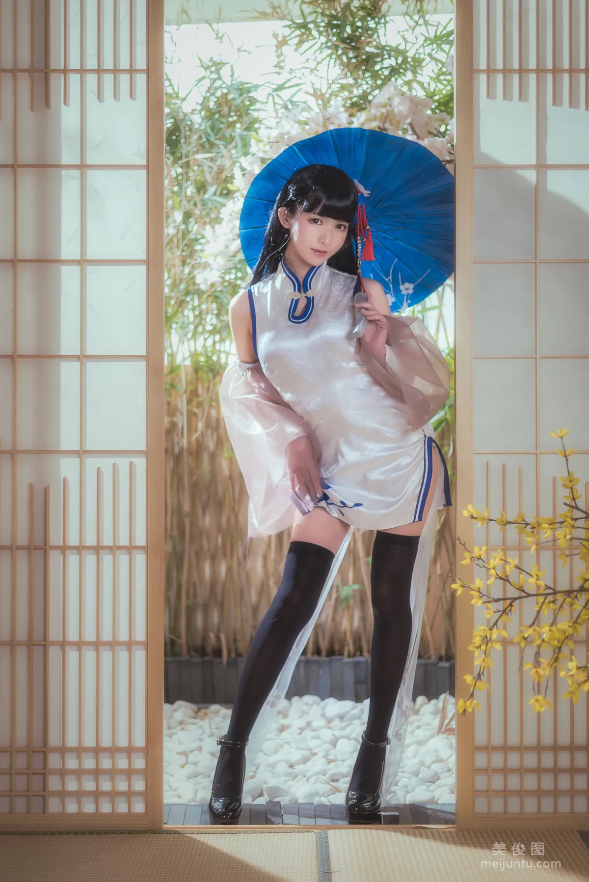 [Coser美女] 鳗魚霏兒 《碧藍華裳 逸仙》 寫真集 11
