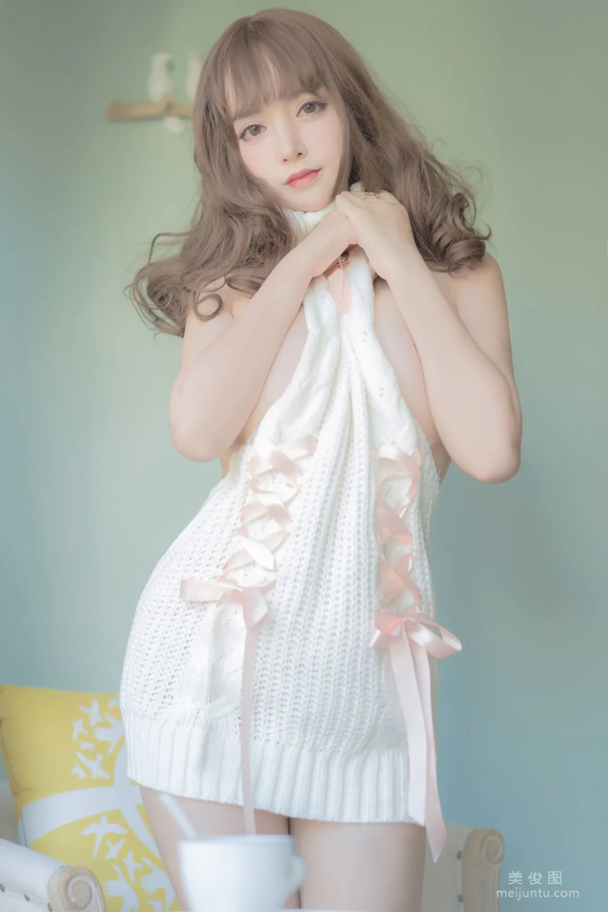 [美女Coser] 米線線sama 《毛衣》 寫真集 17