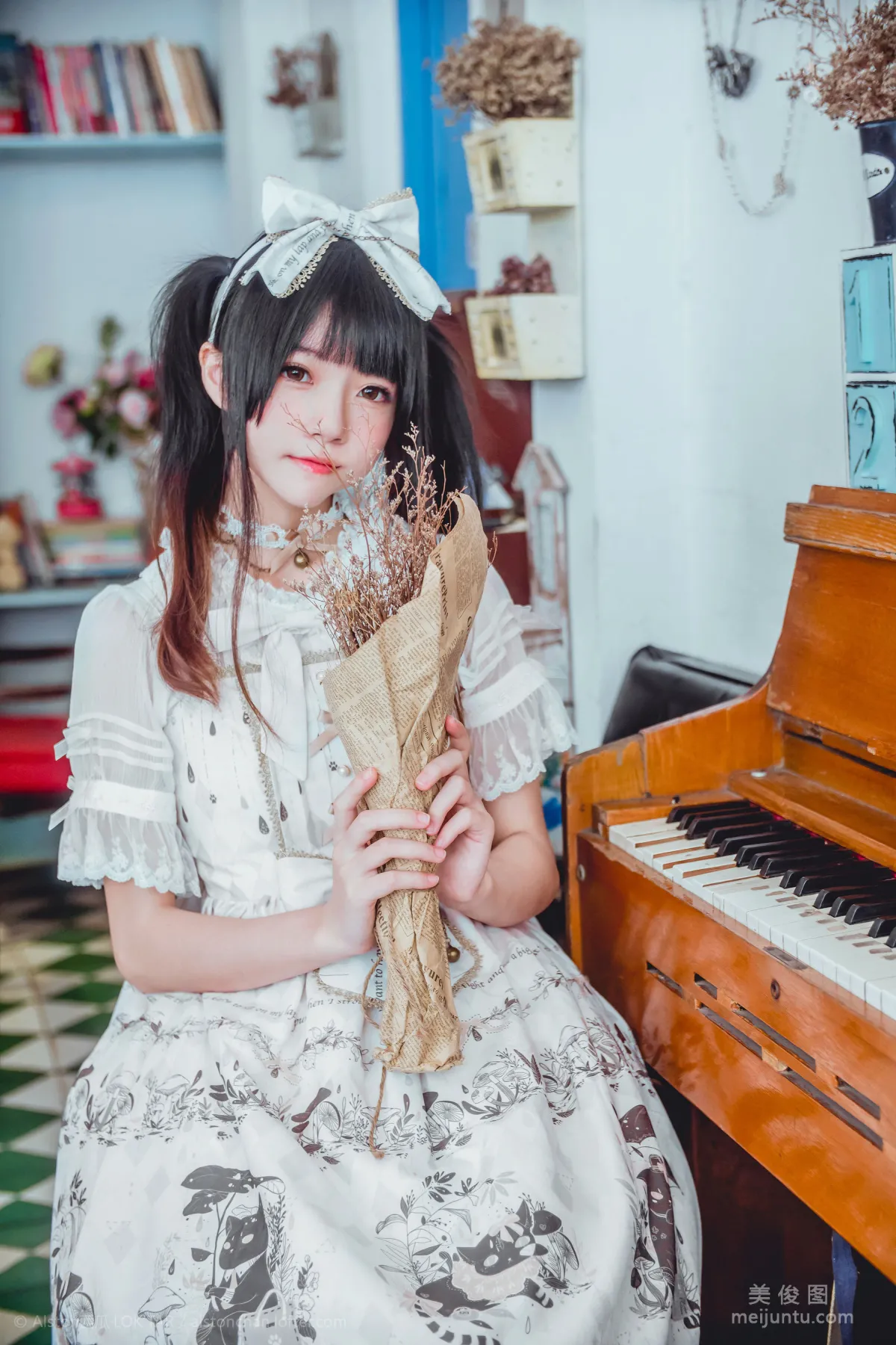 [美女Coser] 桜桃喵 《雨中的貓》 寫真集 9
