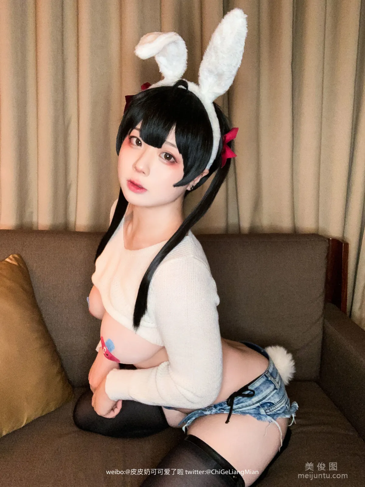 [美女Coser] 皮皮奶可可愛了啦 《披薩白兔》 寫真集 31
