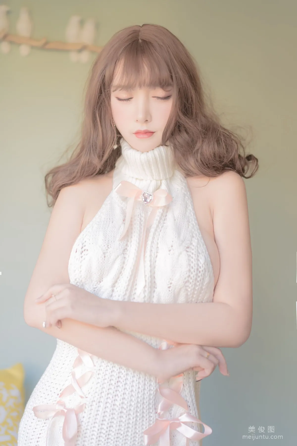 [美女Coser] 米線線sama 《毛衣》 寫真集 21