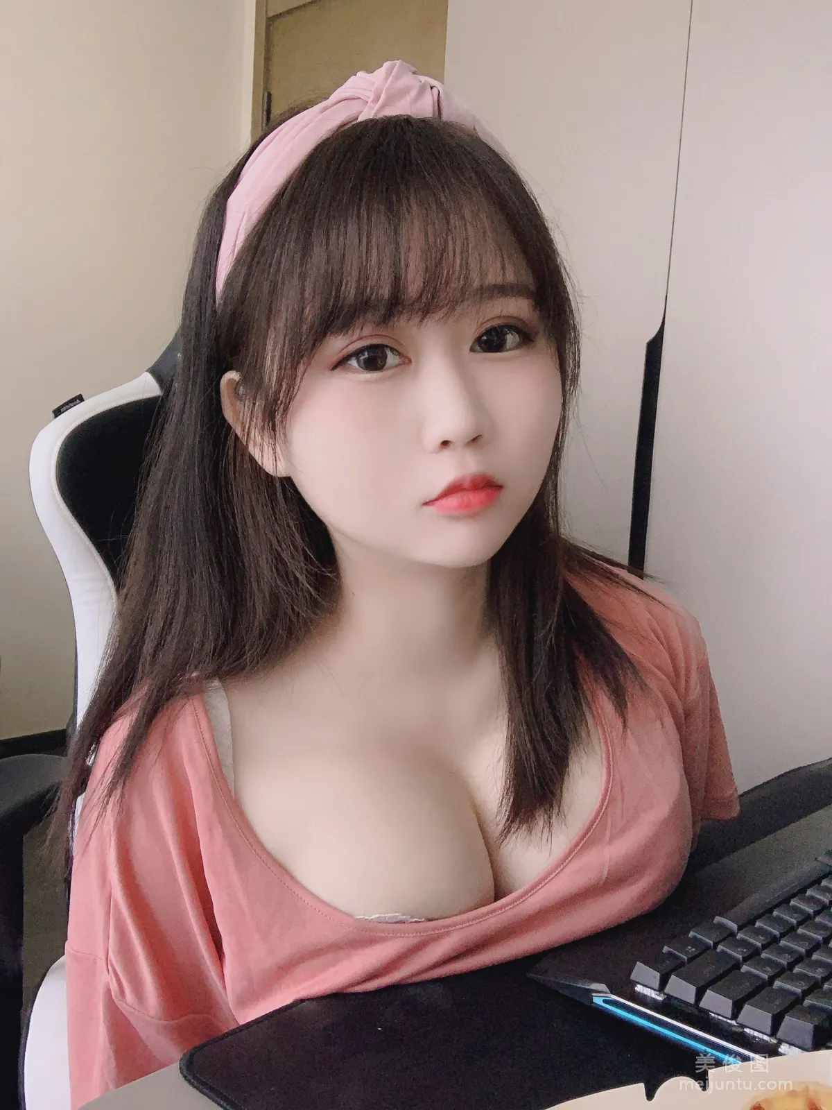 Coser是依醬呀 《宅女日常》 寫真集 26