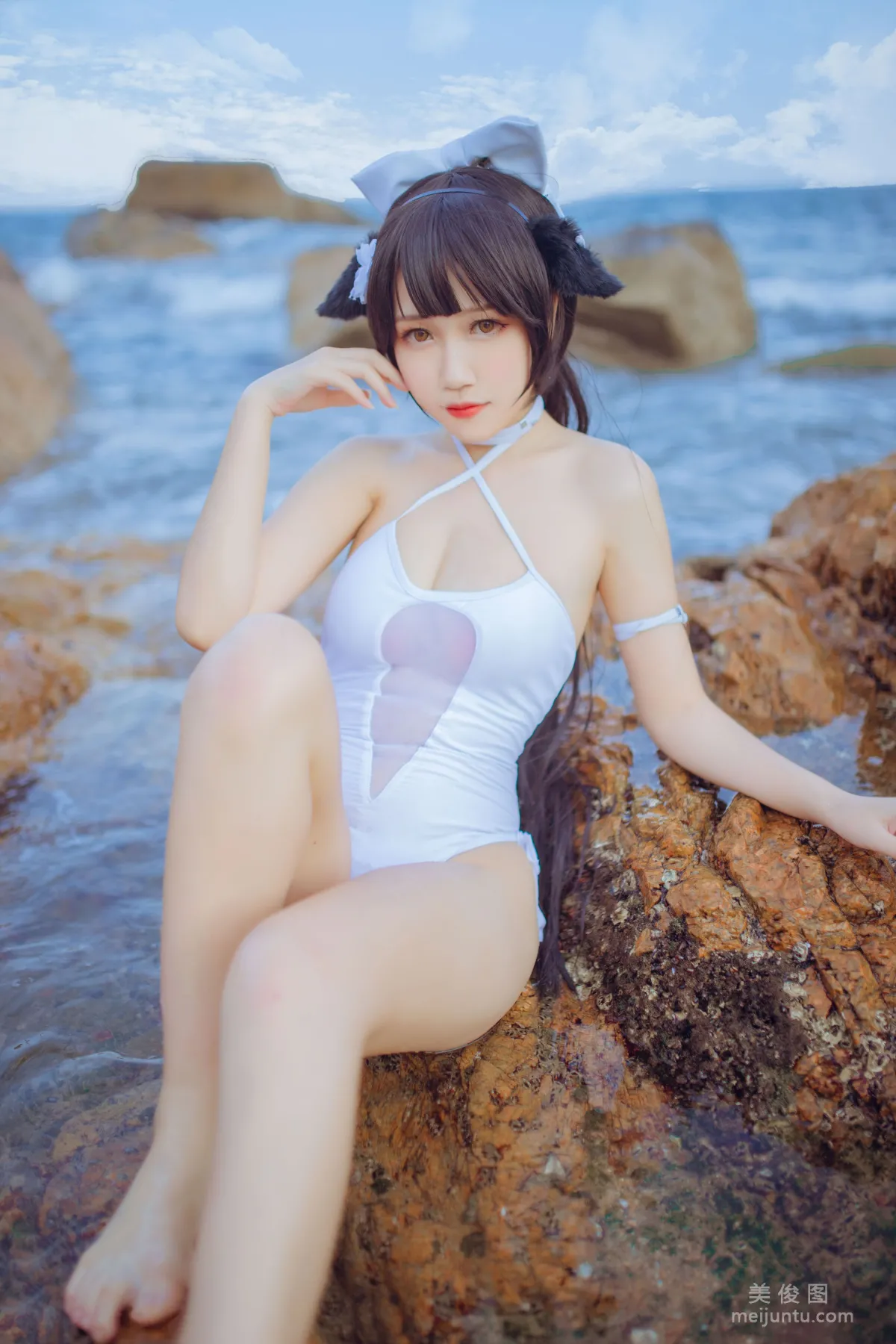 抖娘-利世×不呆貓 《獒犬海邊泳裝》 寫真集 1