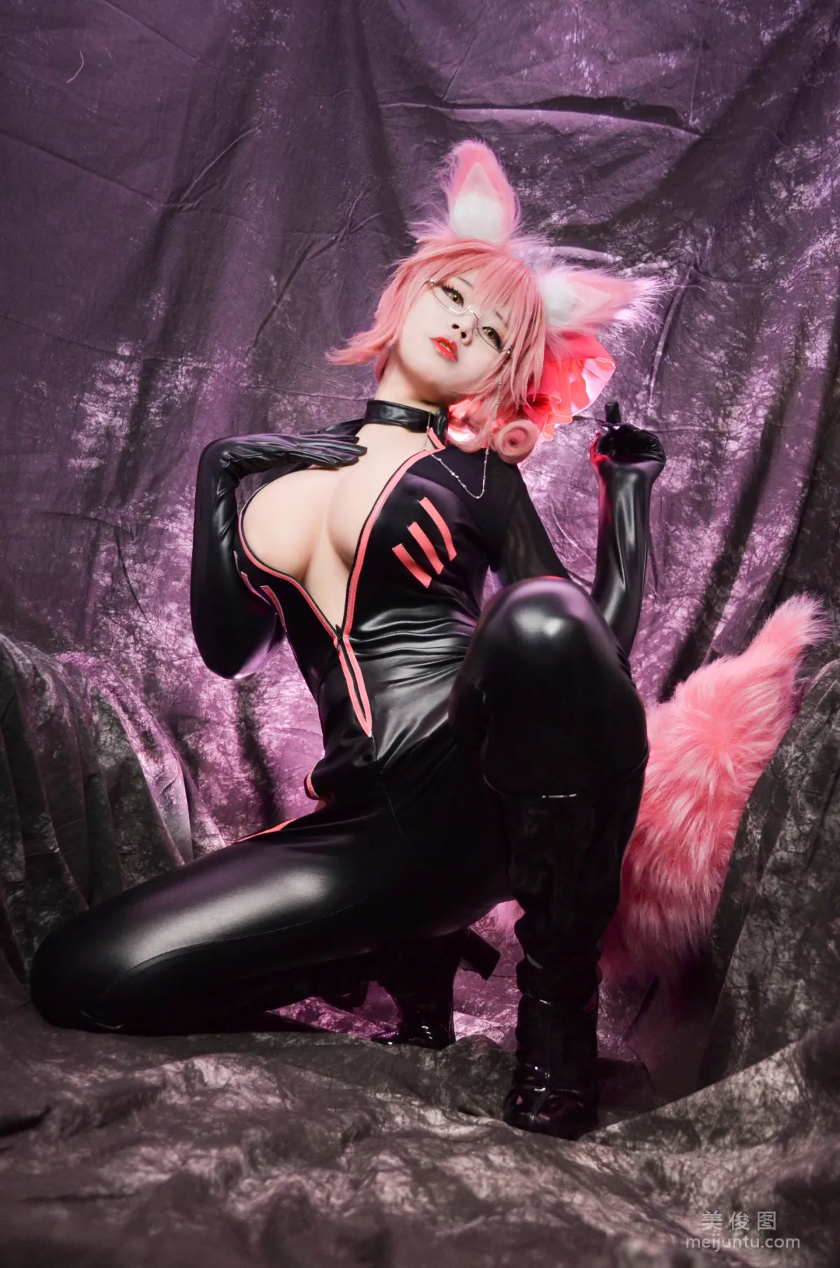 萱-KaYa 《Tamamo Secretary (Fate Grand Order)》 寫真集 1