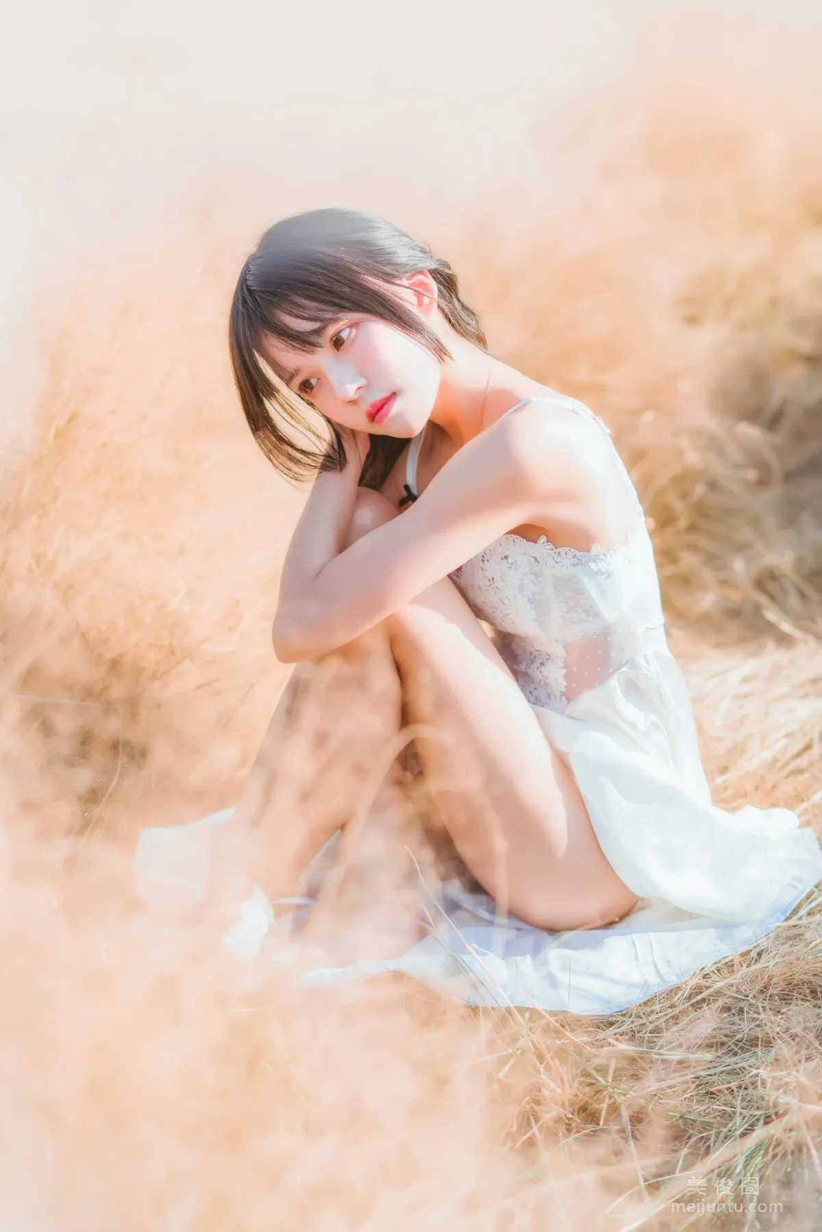 Coser桜桃喵 《原野上的浪漫》 寫真集 41