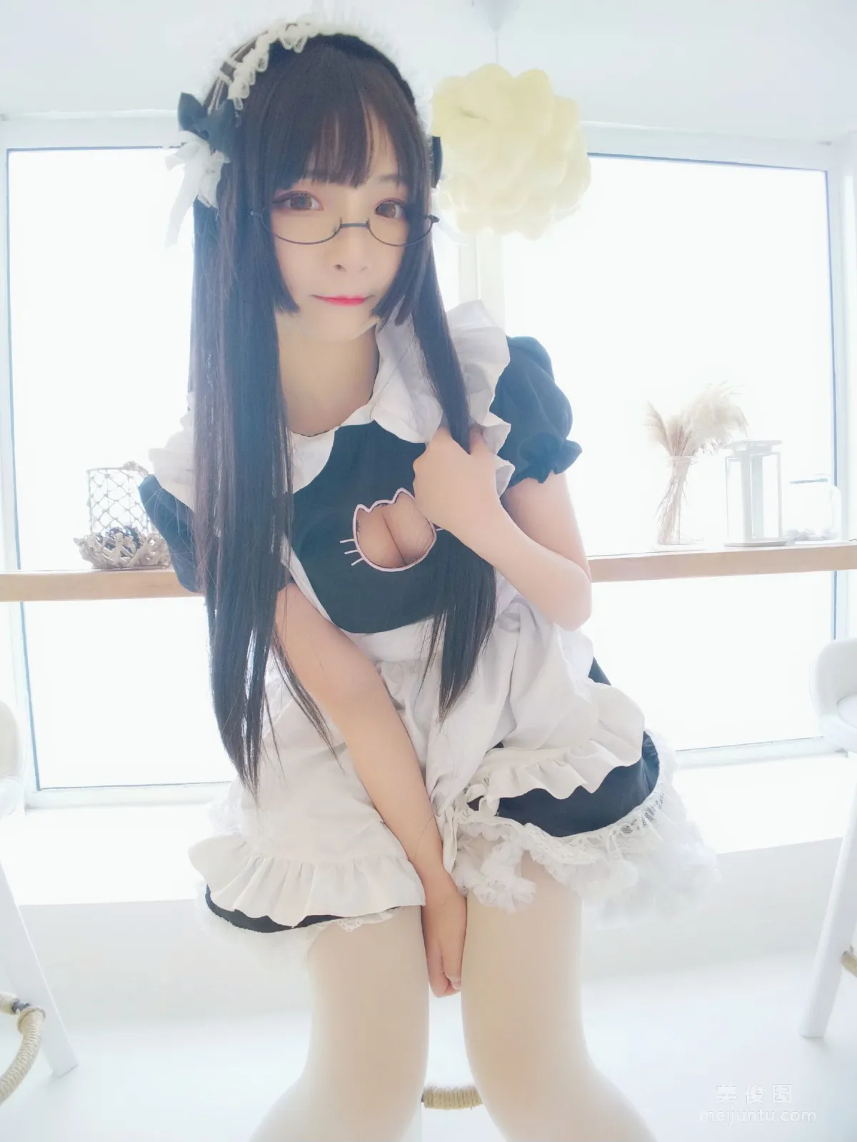 [網紅Coser] 古川kagura 《黑白女仆》 寫真集 5