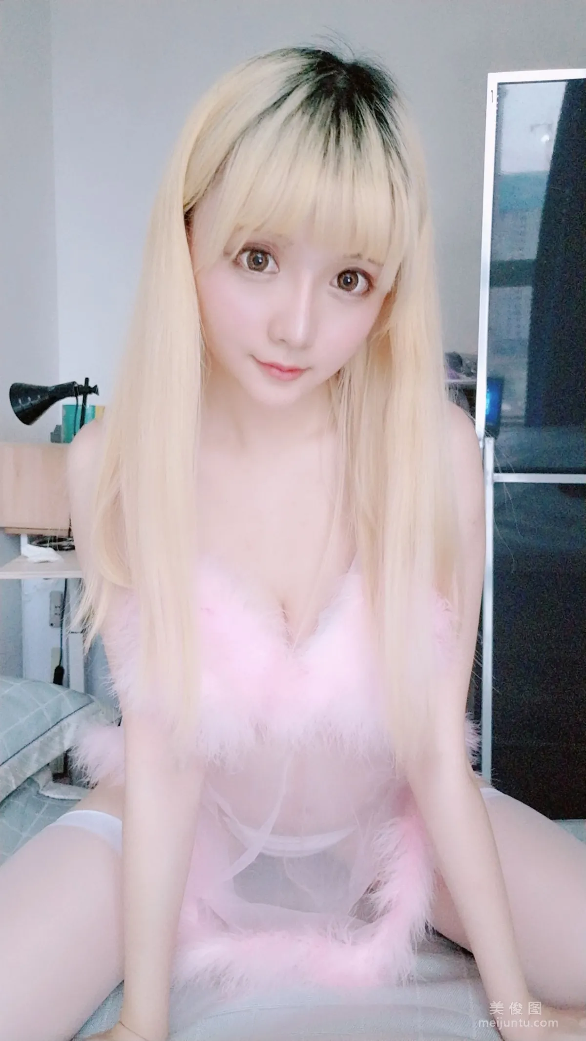[網紅Coser] 星之遲遲 《粉紅睡衣》 寫真集 58