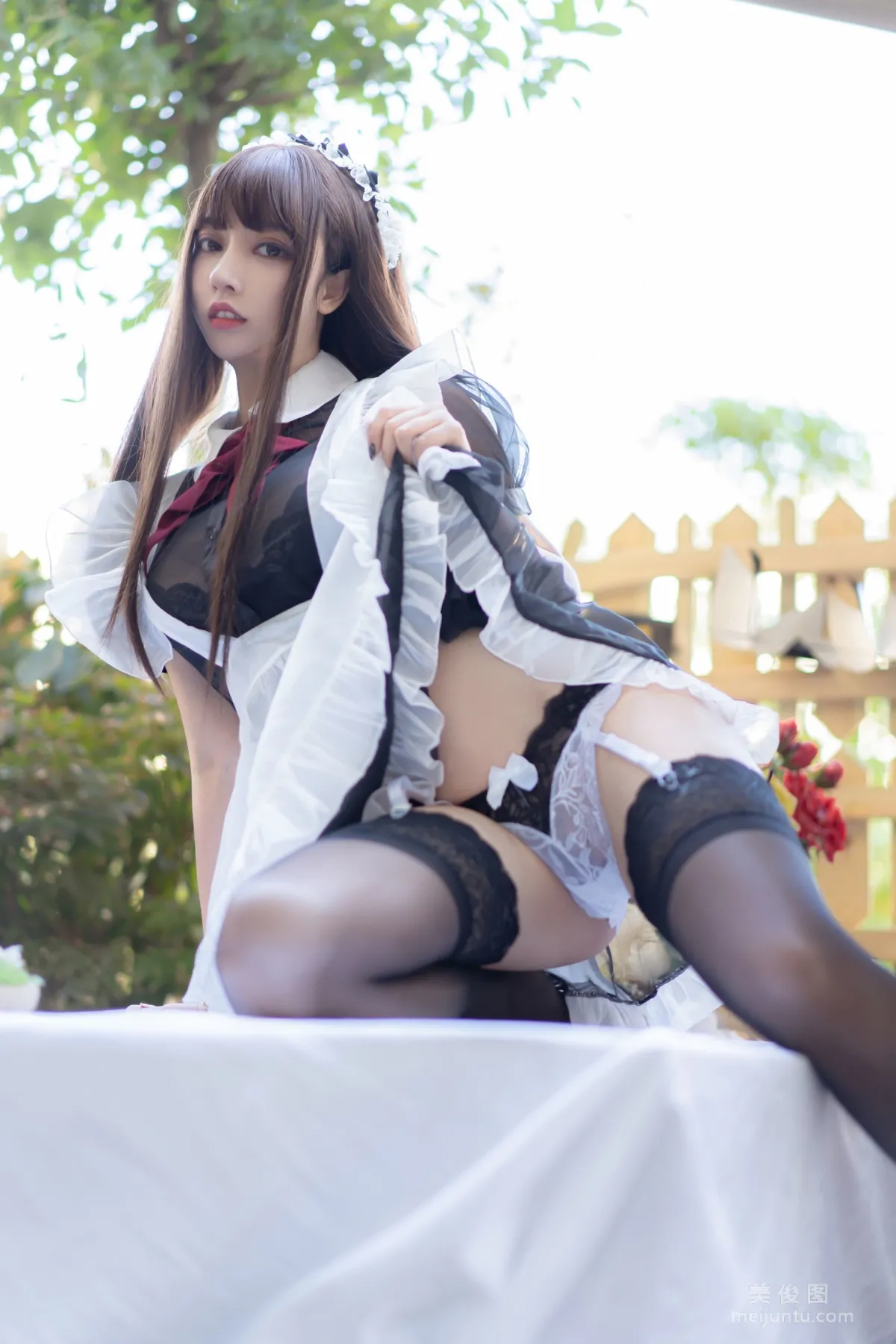 [美女Coser] 米线线sama 《透明女仆》 写真集2