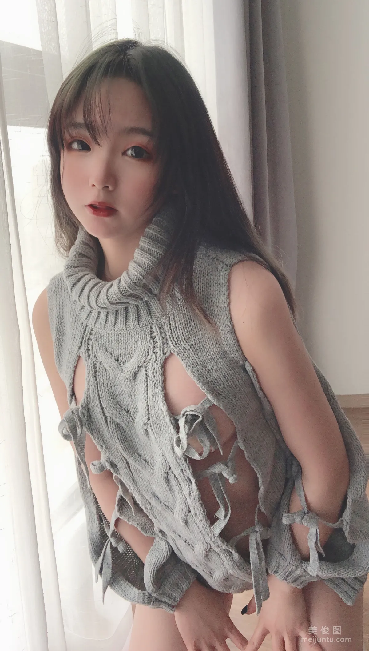Coser是青水 《露背毛衣》 寫真集 7