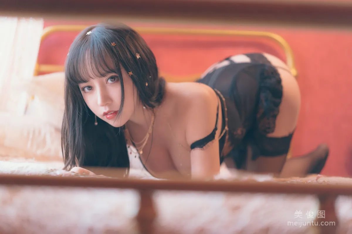 米線線sama 《6點半的月亮》 寫真集 25