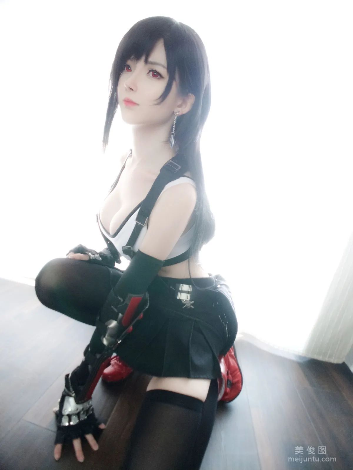 [網紅模特Coser] 一小央澤 《蒂法公式裝》 寫真集 1