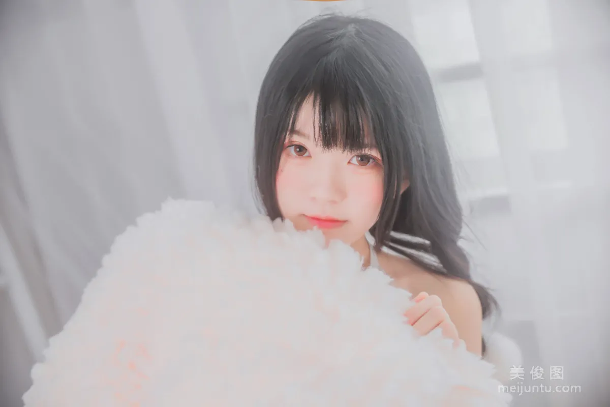 桜桃喵 《冬眠系列 純白私房》 寫真集 13