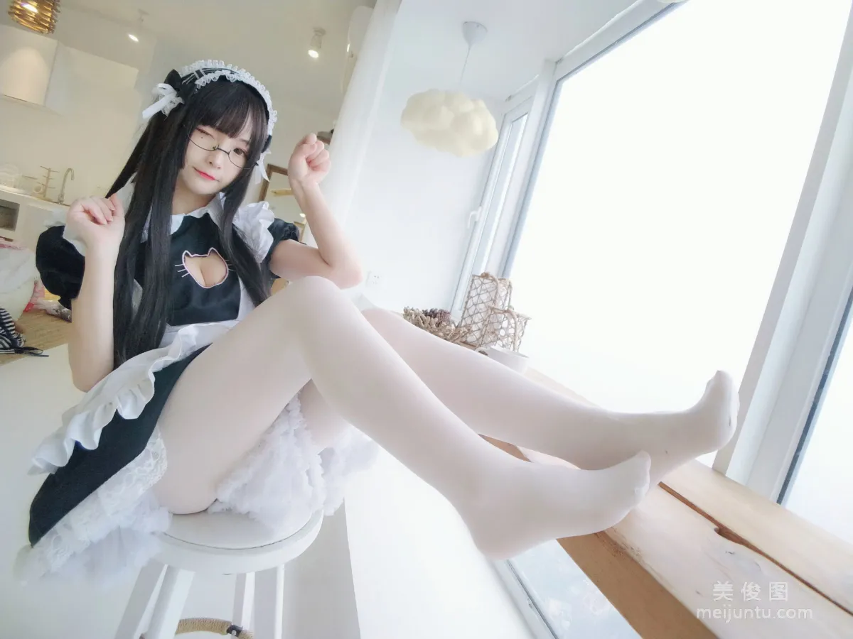 [網紅Coser] 古川kagura 《黑白女仆》 寫真集 3