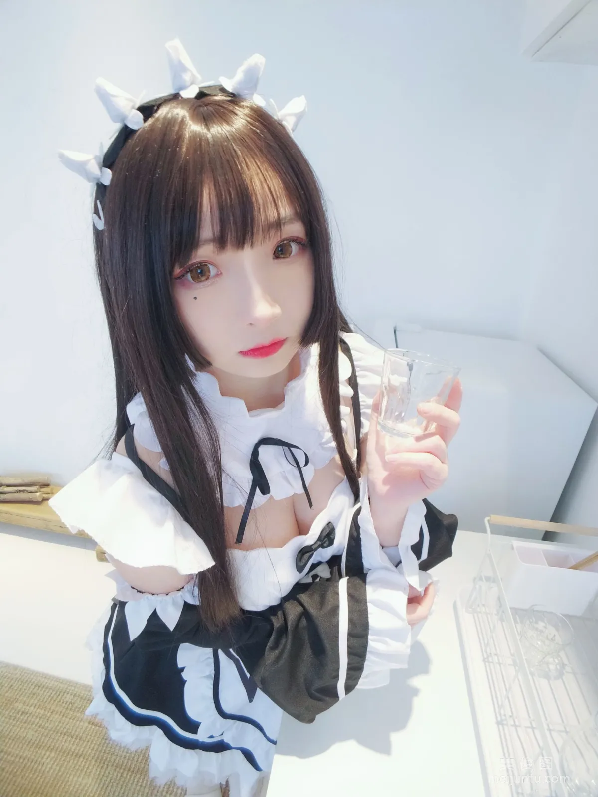 [網紅Coser] 古川kagura 《黑白女仆》 寫真集 23