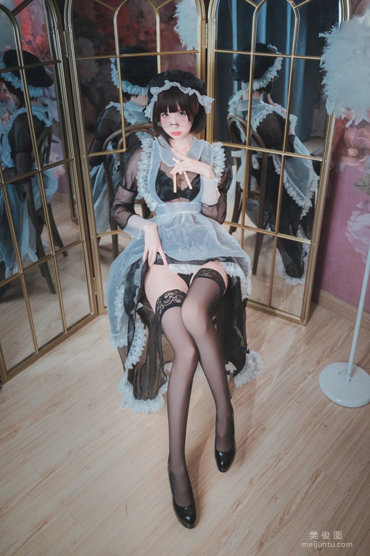 萌妹子Coser南鸽 《透明女仆》 写真集1