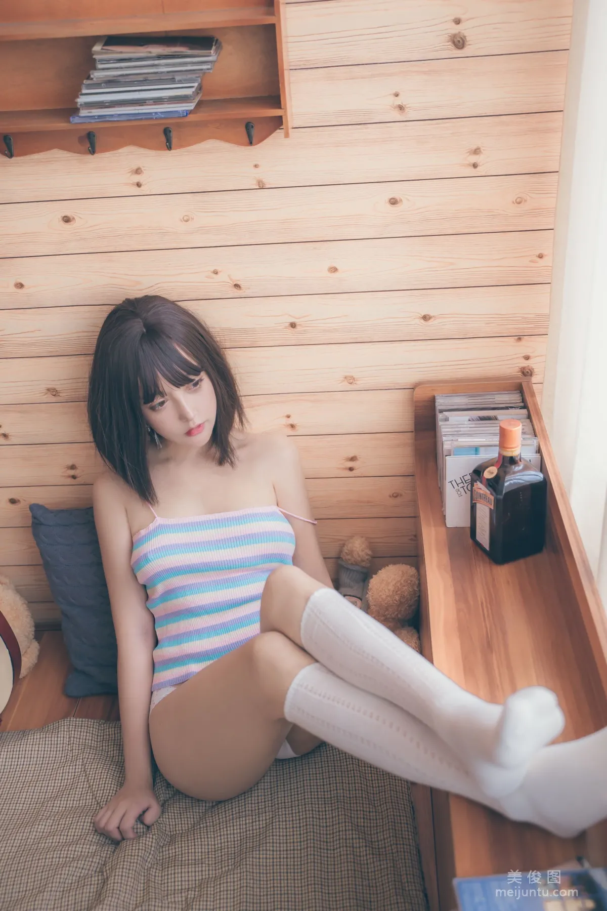 [美女Coser] 米線線sama 《複古性感》 寫真集 28