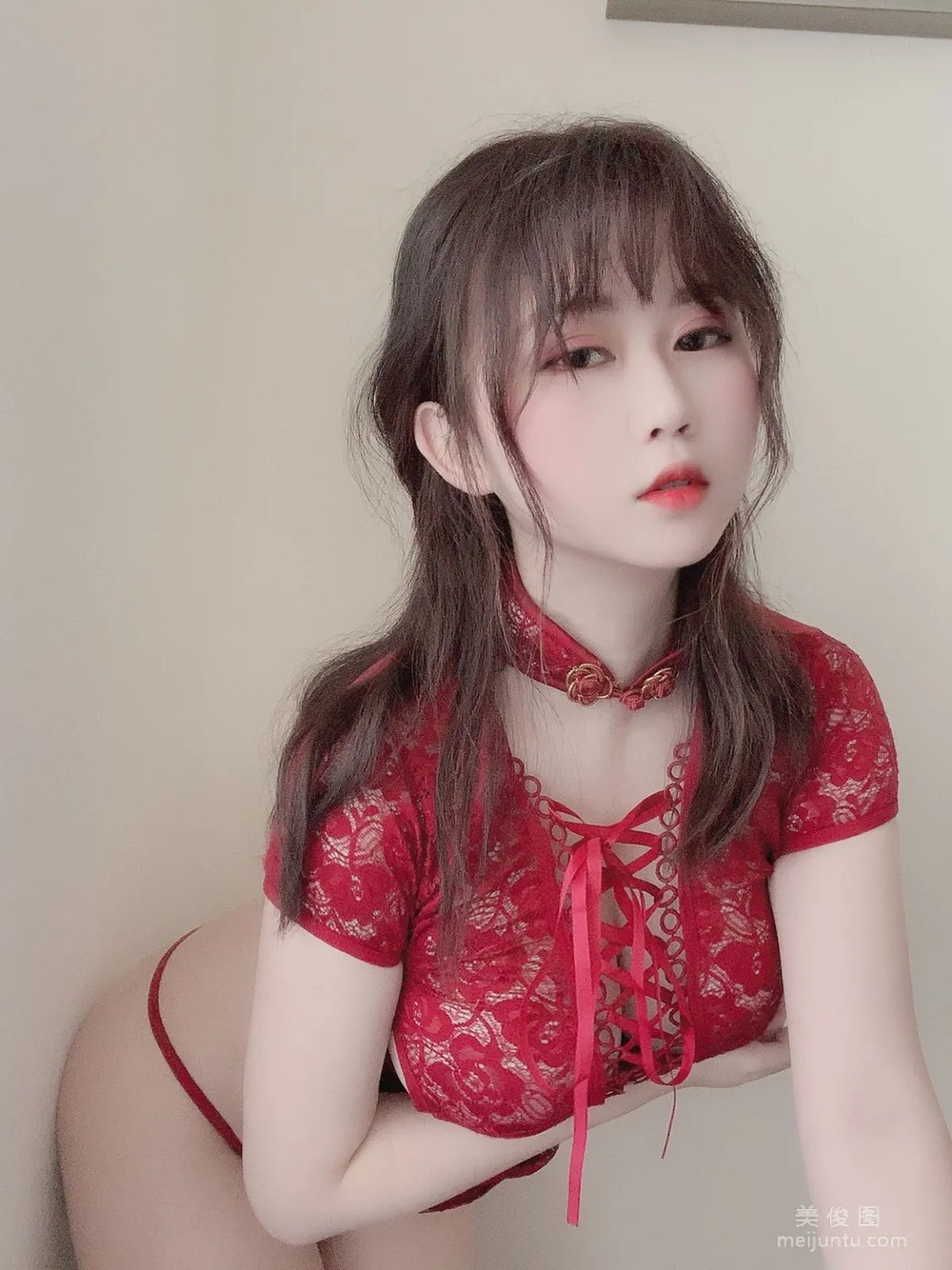 [美女Coser] 是依酱呀 《红色旗袍》 写真集15