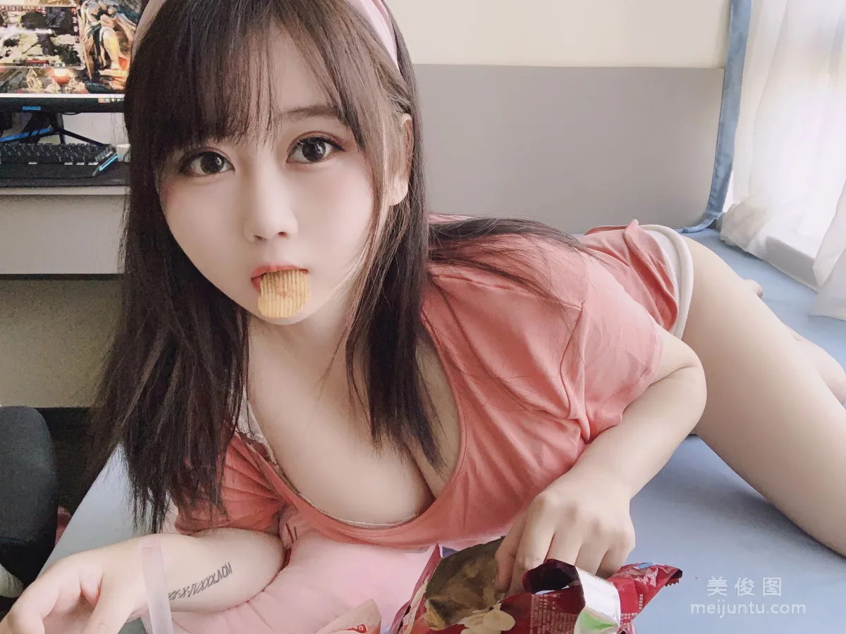 Coser是依醬呀 《宅女日常》 寫真集 22