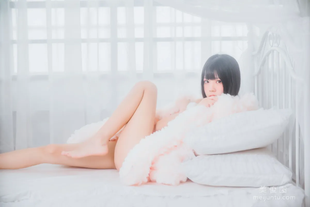 桜桃喵 《冬眠系列 純白私房》 寫真集 8