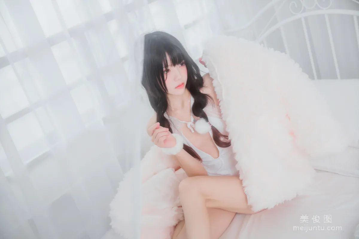 桜桃喵 《冬眠系列 純白私房》 寫真集 5
