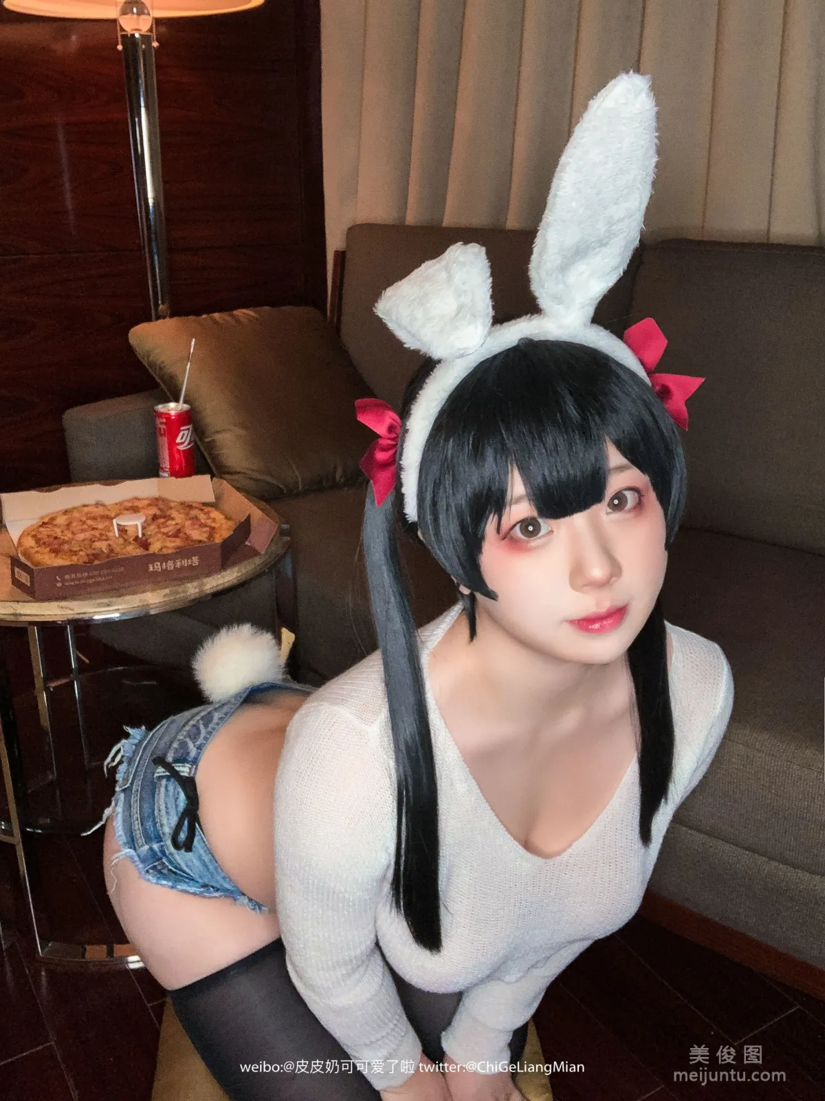 [美女Coser] 皮皮奶可可愛了啦 《披薩白兔》 寫真集 12