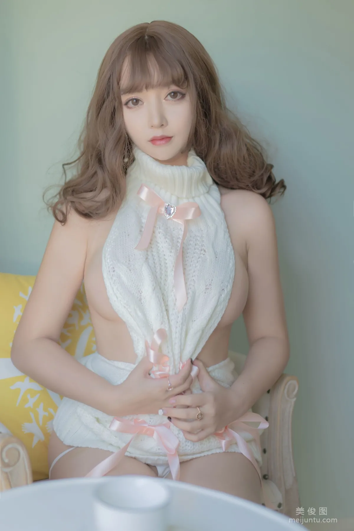 [美女Coser] 米線線sama 《毛衣》 寫真集 32