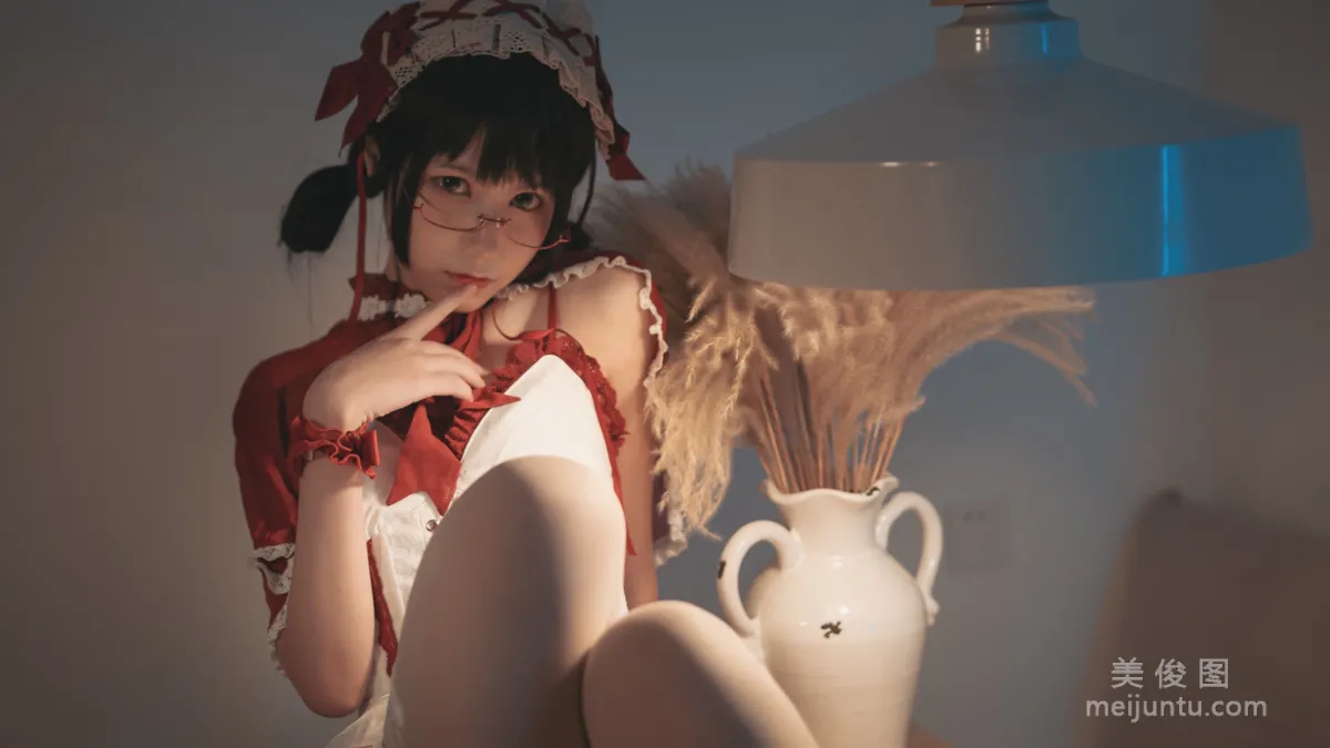 [網紅Coser] 逐月su 《小紅帽》 寫真集 11
