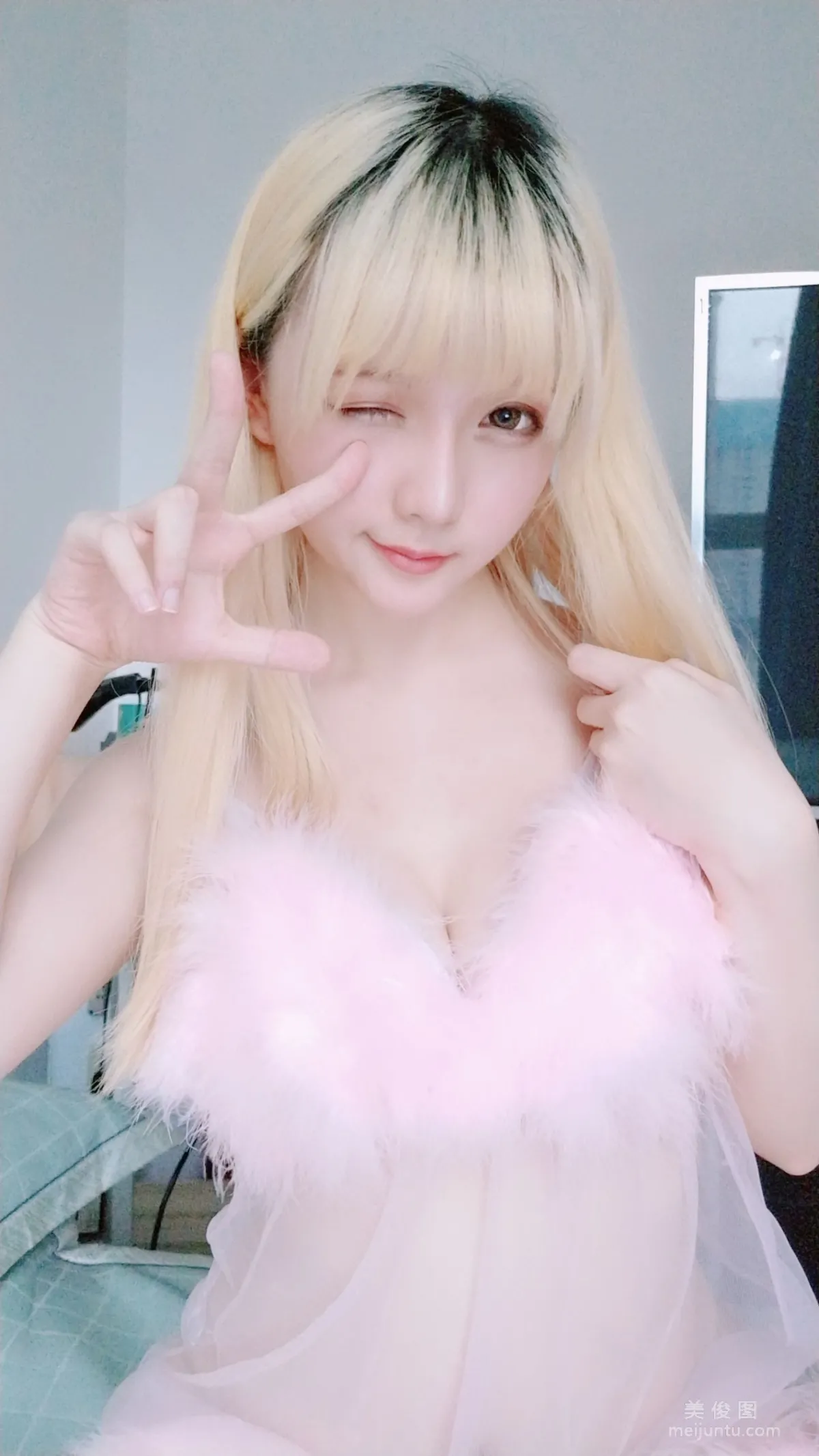 [網紅Coser] 星之遲遲 《粉紅睡衣》 寫真集 62