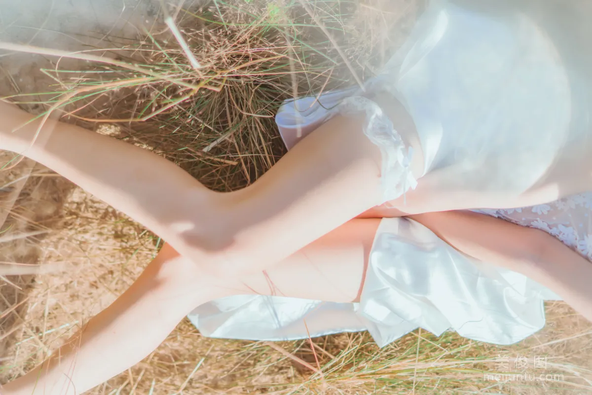 Coser桜桃喵 《原野上的浪漫》 寫真集 18