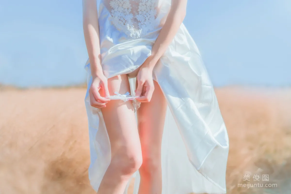Coser桜桃喵 《原野上的浪漫》 寫真集 32