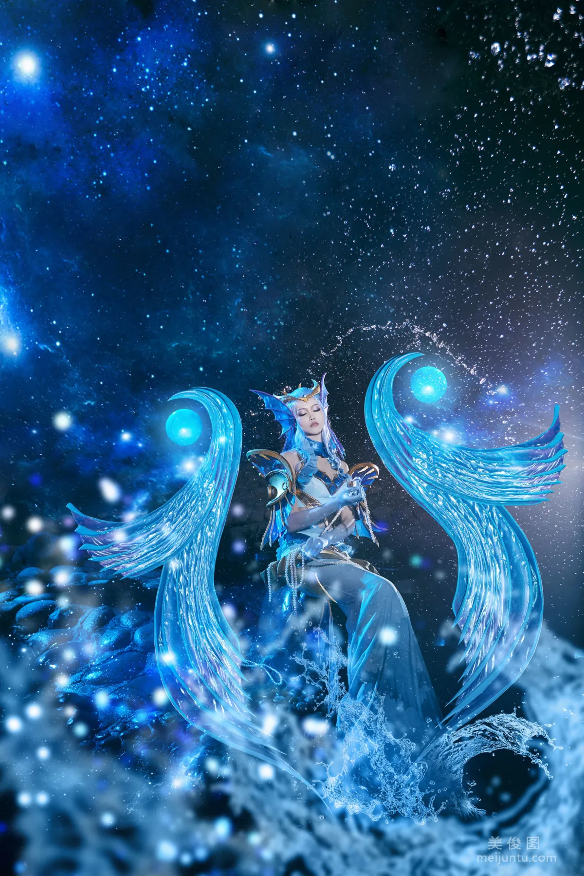 Coser戚顧兒MIKI 《王者榮耀 武則天海洋之心》 寫真集 16