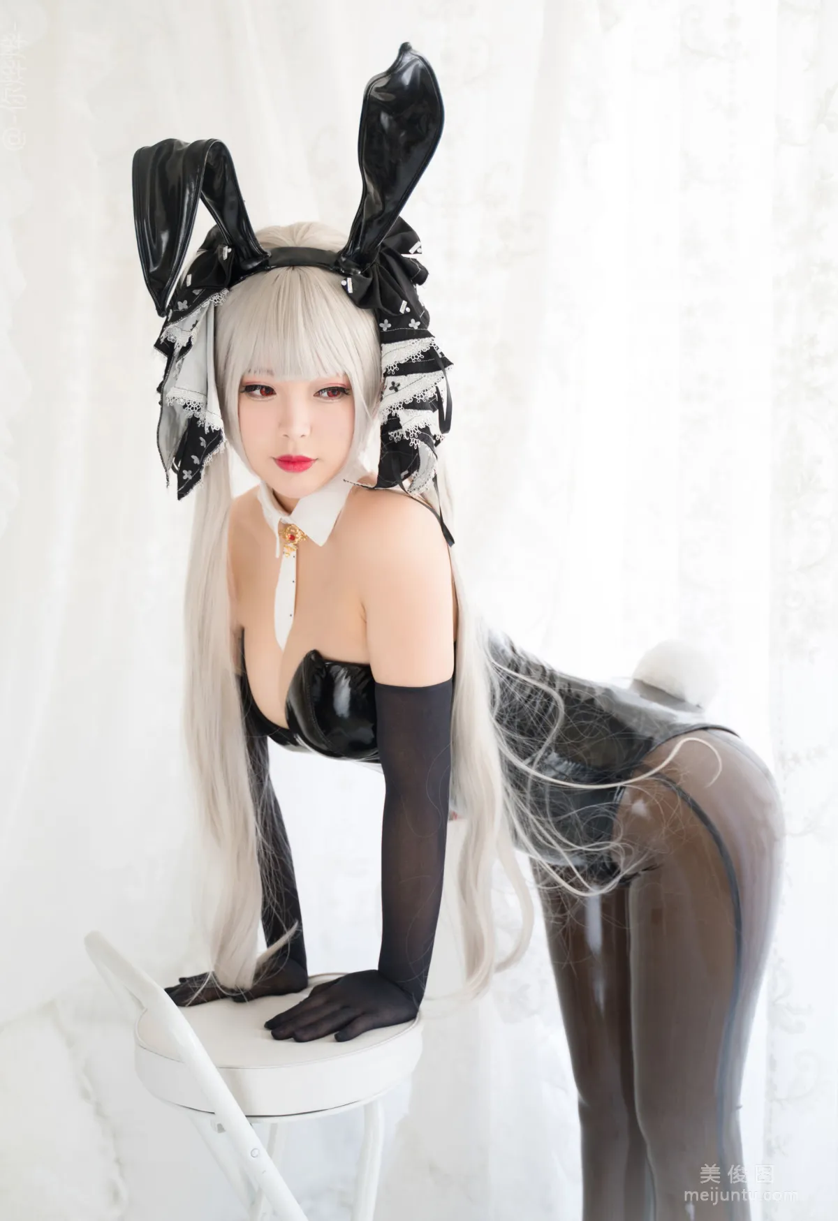 Coser你烨烨 《可畏兔女郎》 写真集1
