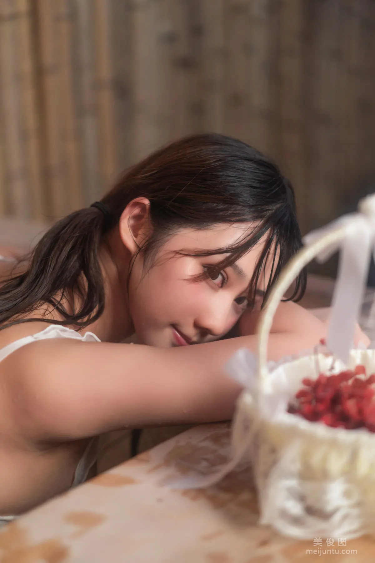 [美女Coser] 姬鏡醬 《私奔之溫泉》 寫真集 17