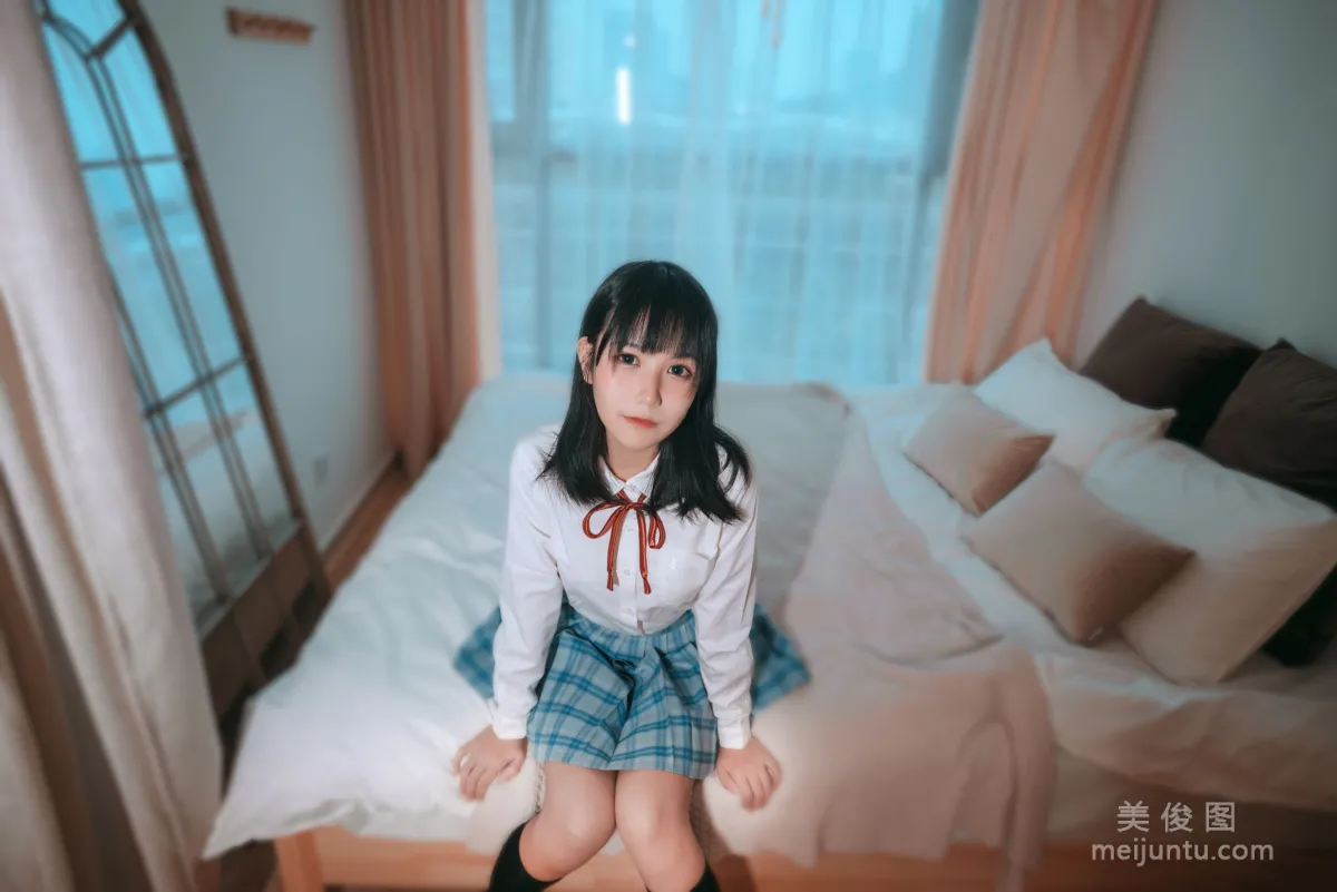 [網紅Coser] 逐月su 《女兒的朋友》 寫真集 1