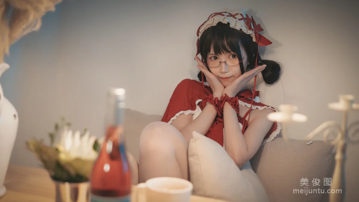 [網紅Coser] 逐月su 《小紅帽》 寫真集 28