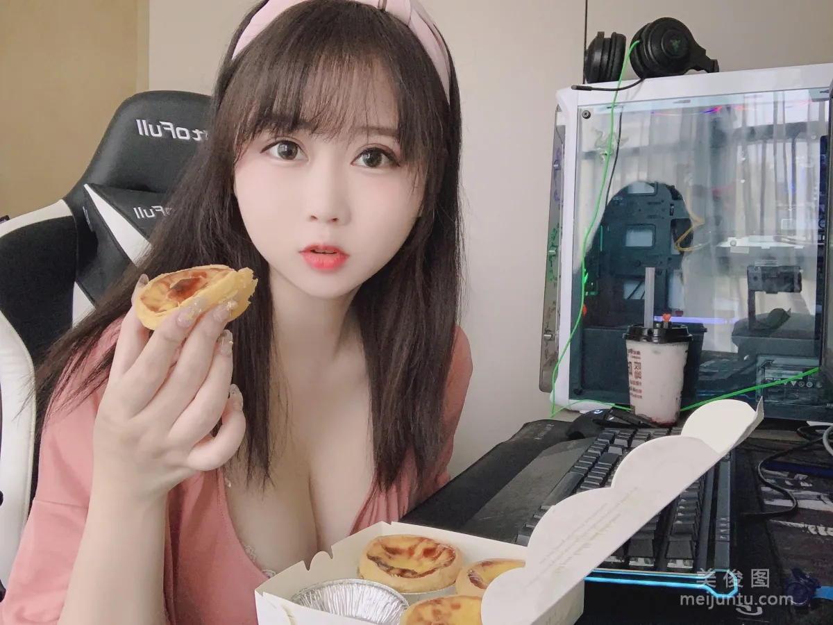Coser是依醬呀 《宅女日常》 寫真集 24