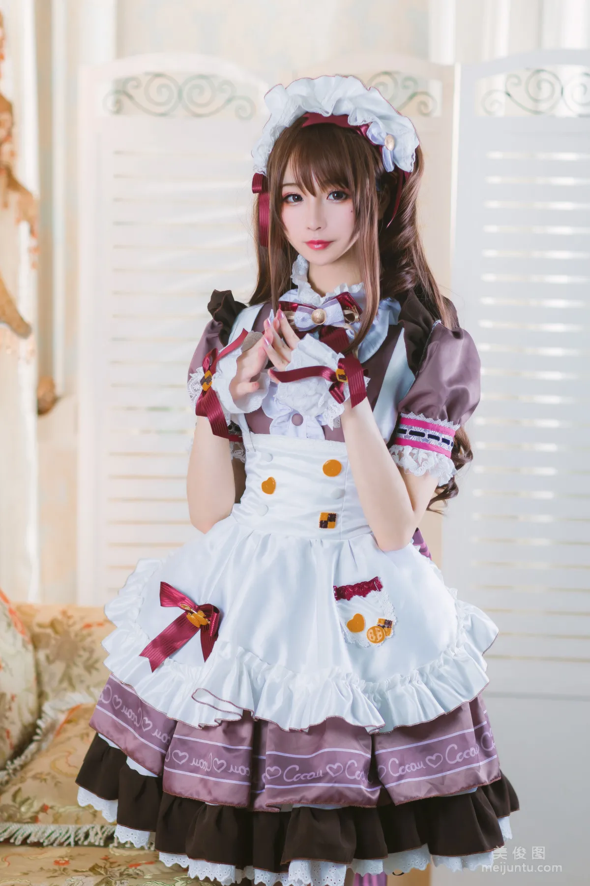 Coser拼音拼嘤嘤 《卯月女仆》 写真集1