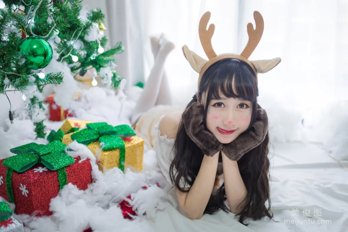 木绵绵OwO 《圣诞老人和驯鹿酱》 写真集32