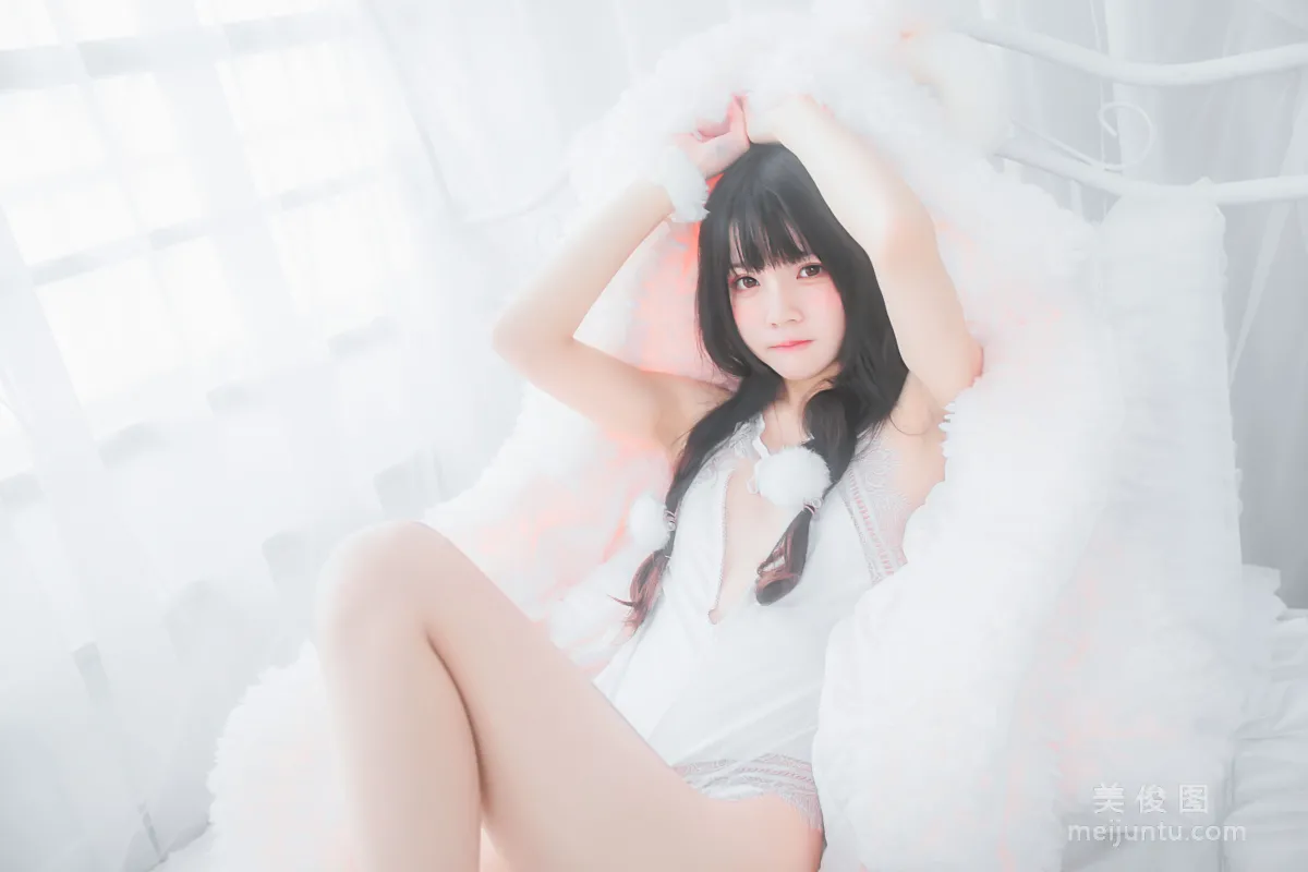 桜桃喵 《冬眠系列 純白私房》 寫真集 26