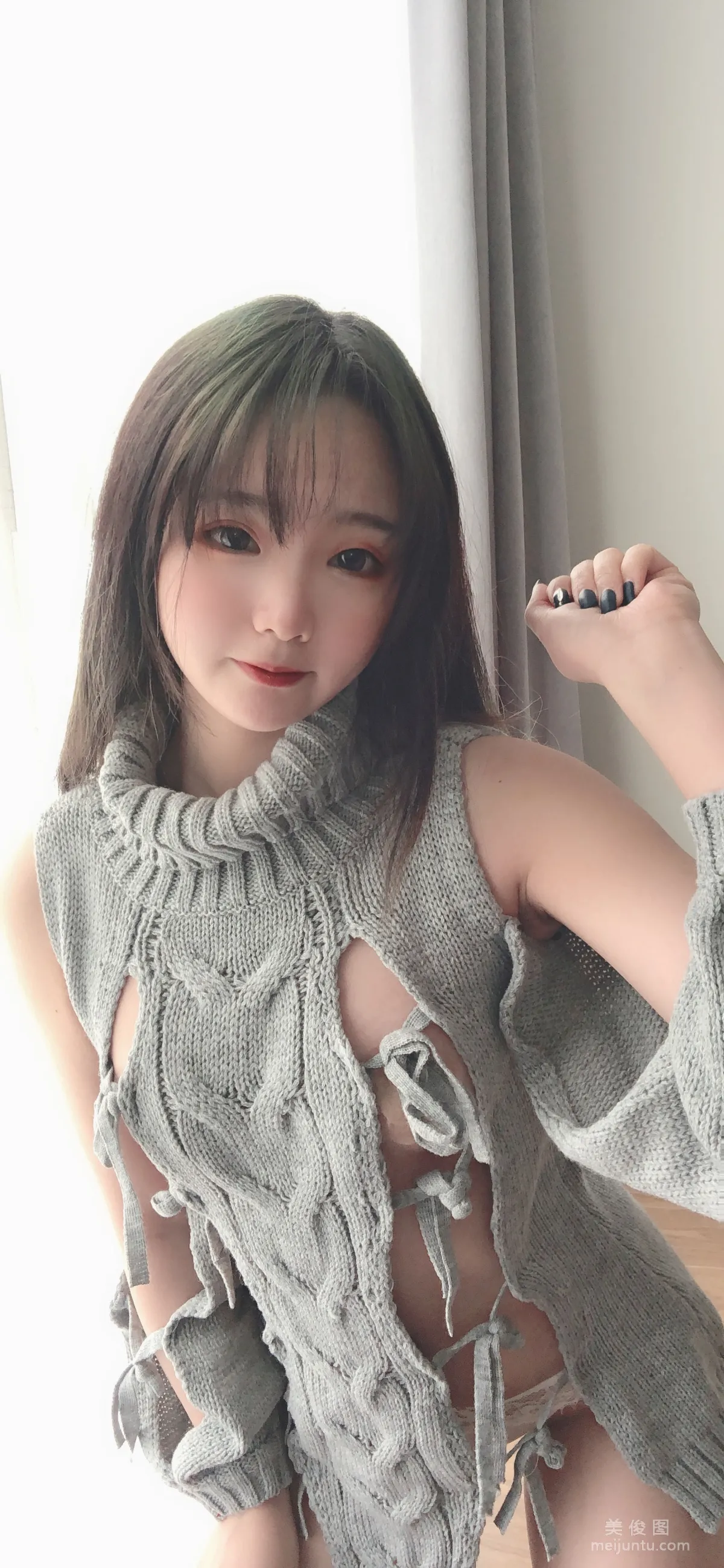 Coser是青水 《露背毛衣》 寫真集 10