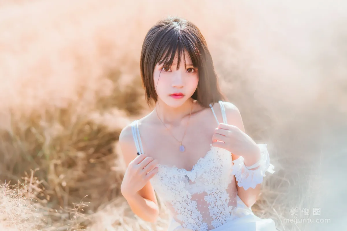 Coser桜桃喵 《原野上的浪漫》 寫真集 43