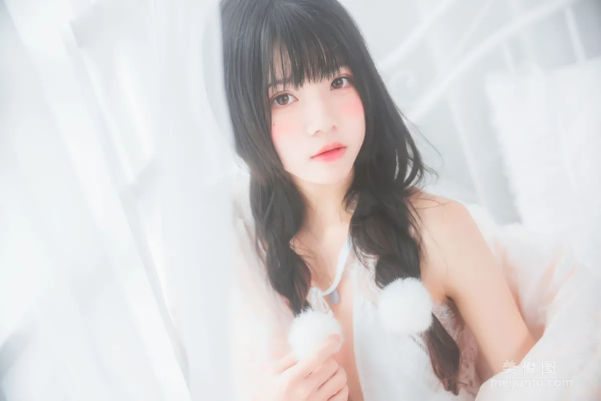 桜桃喵 《冬眠系列 純白私房》 寫真集 40