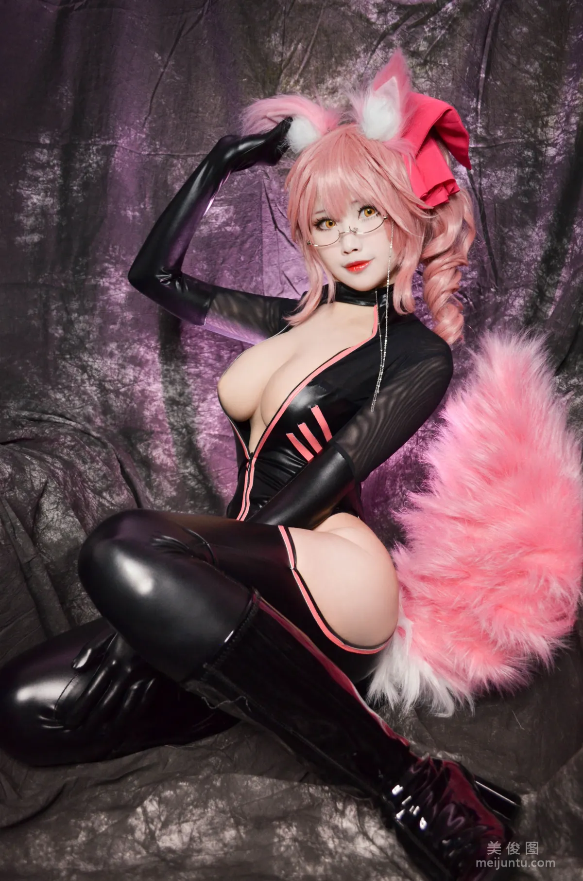萱-KaYa 《Tamamo Secretary (Fate Grand Order)》 寫真集 10