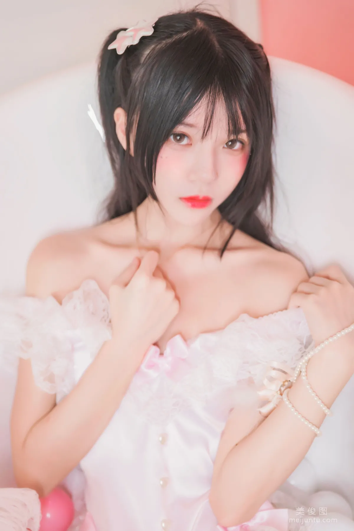 桜桃喵 冬眠系列 《粉色浴缸》 寫真集 12