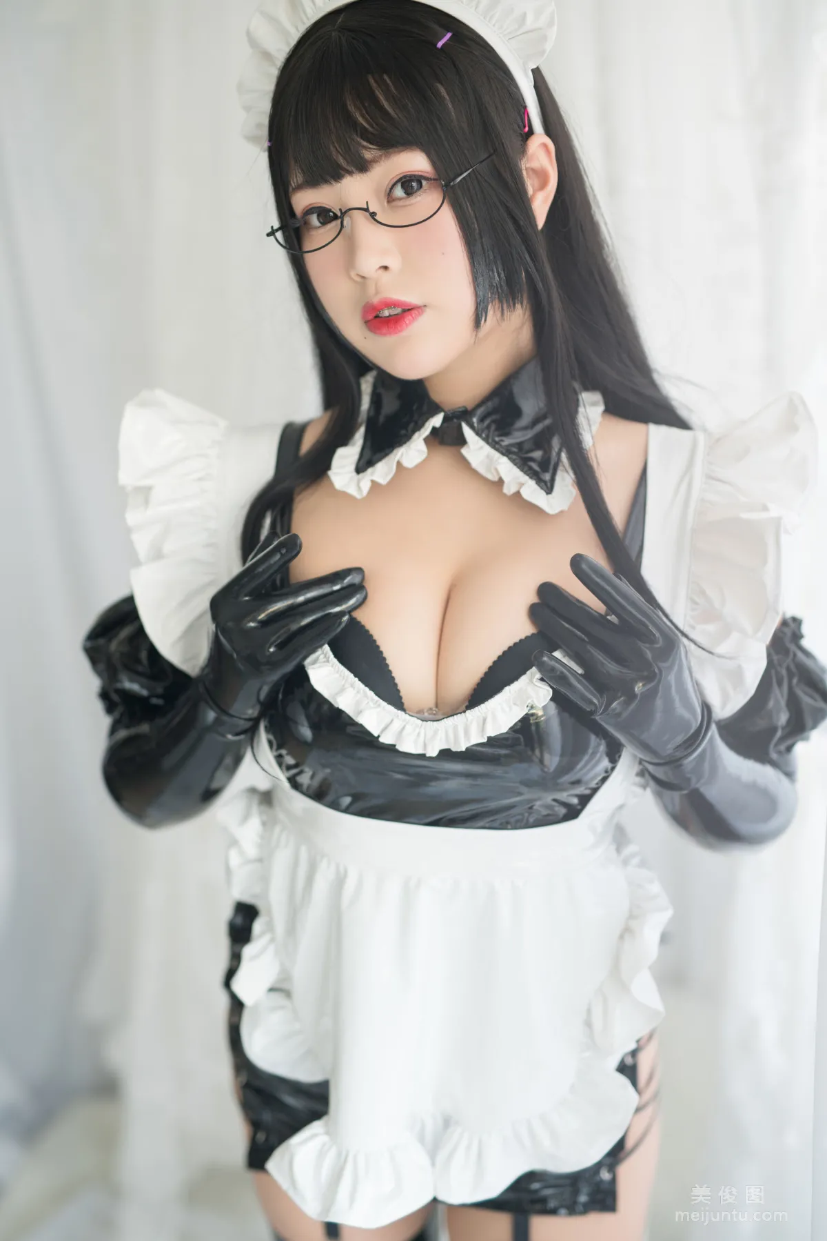 [美女Coser] -白烨- 《傲嬌黑膠女仆》 寫真集 23
