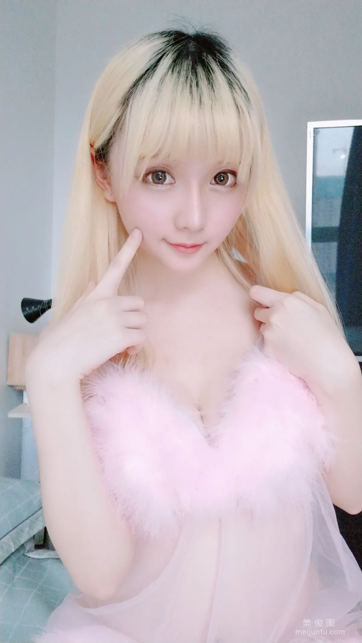 [網紅Coser] 星之遲遲 《粉紅睡衣》 寫真集 61